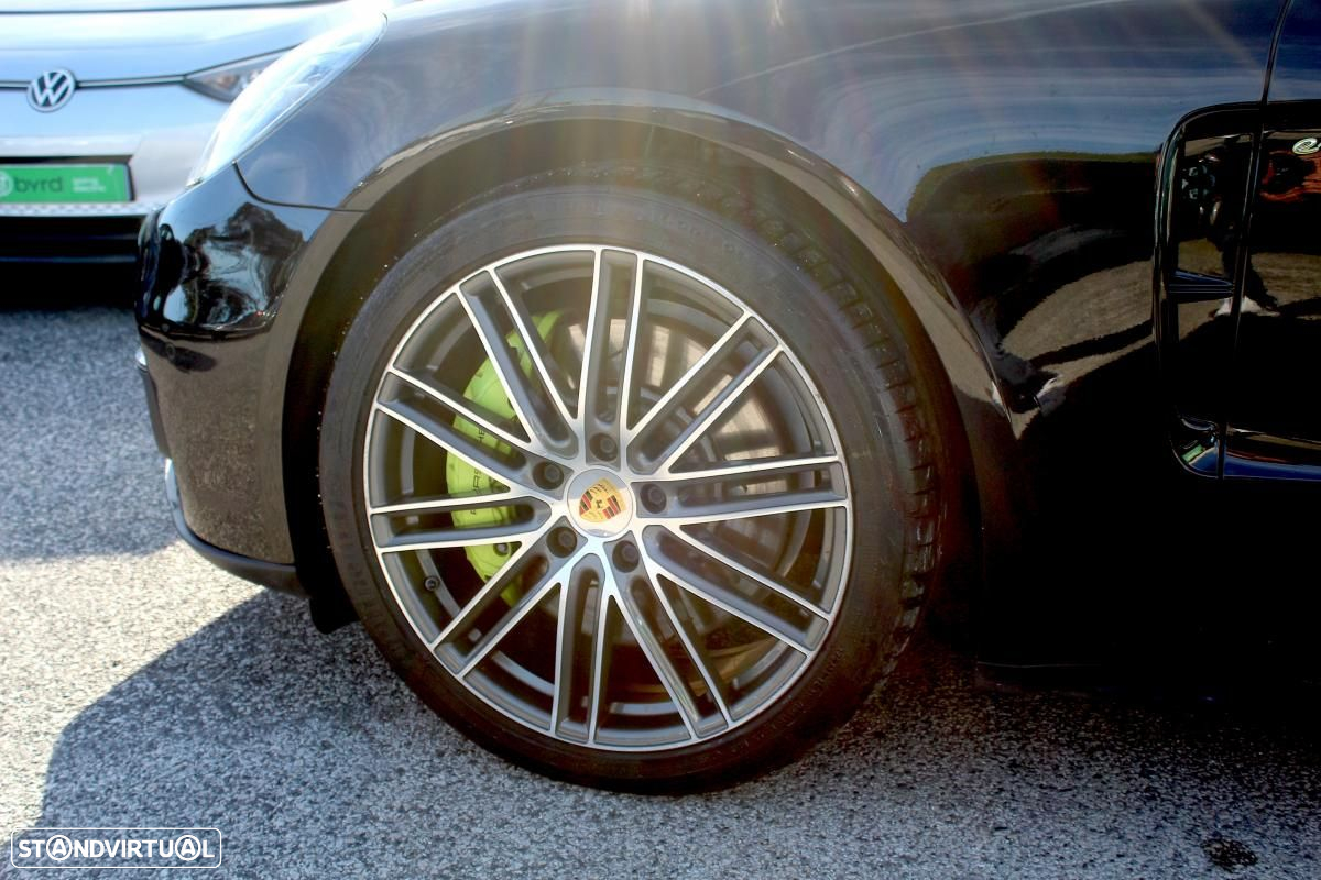 Porsche Panamera Sport Turismo 4 E-Hybrid - 4