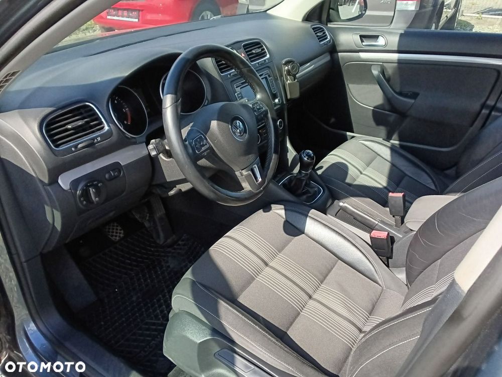 Volkswagen Golf - 10