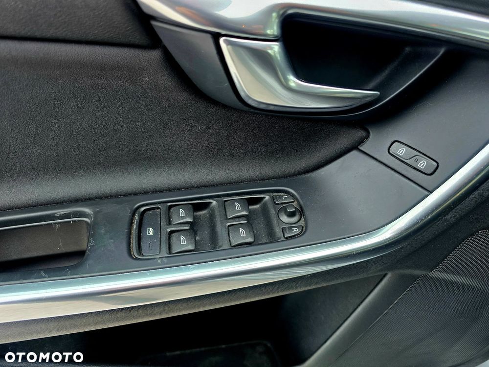 Volvo V60 D4 Geartronic RDesign - 14