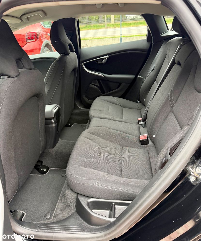 Volvo V40 D2 Momentum - 14