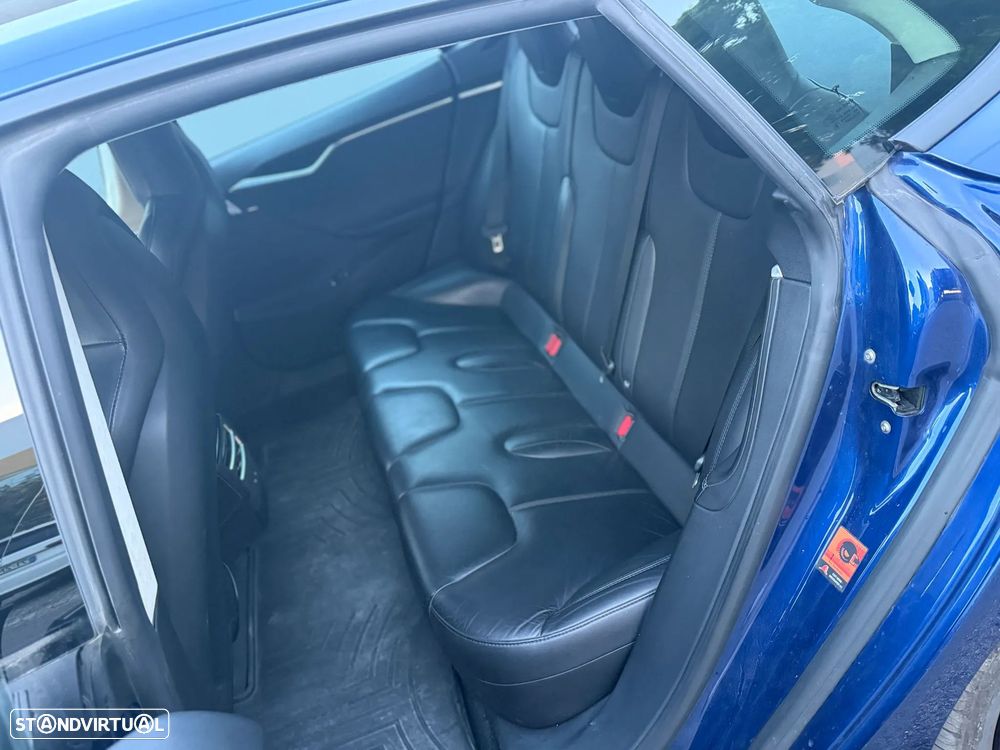Tesla Model S - 22