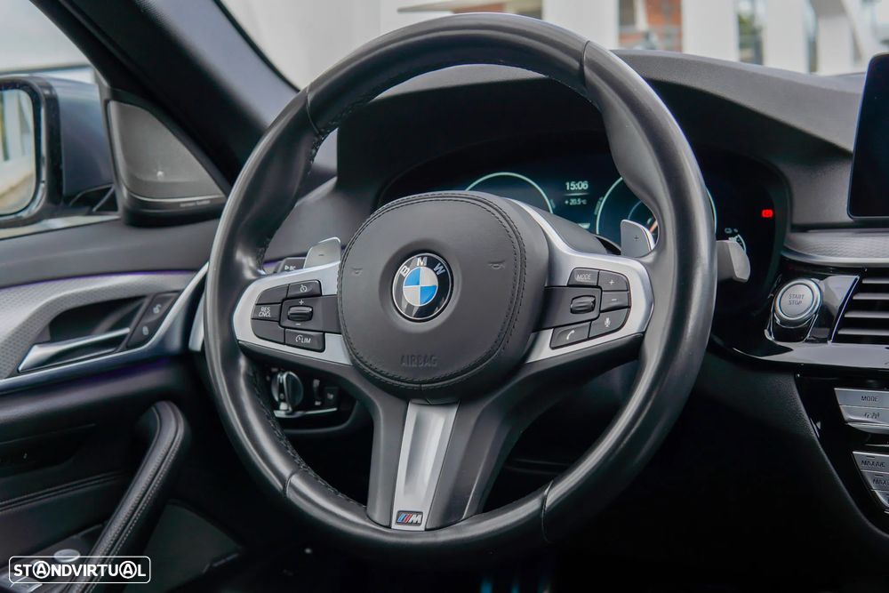 BMW 530 e Pack Desportivo M - 17