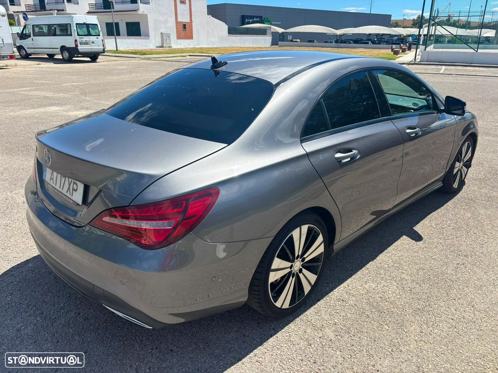 Mercedes-Benz CLA 200 d 4Matic 7G-DCT AMG Line - 10