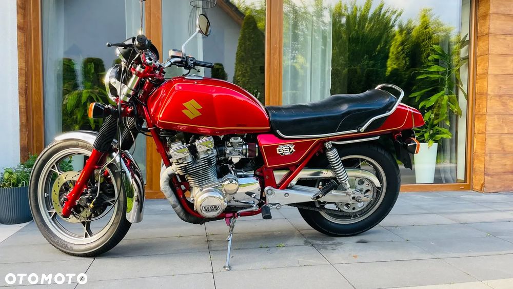 Suzuki GSX - 1