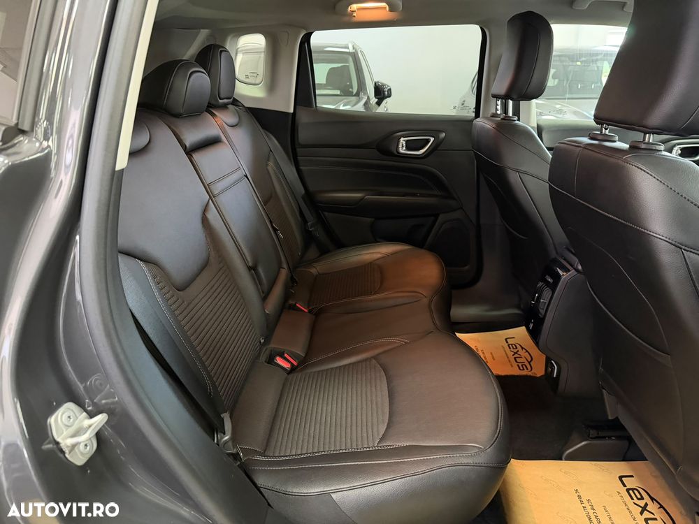Jeep Compass - 17