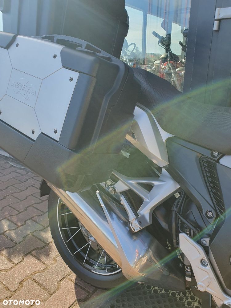 Honda VFR - 24