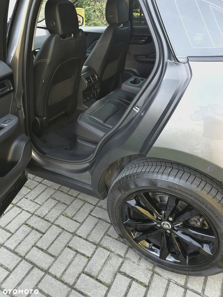 Jaguar F-Pace 20d AWD R-Sport - 19