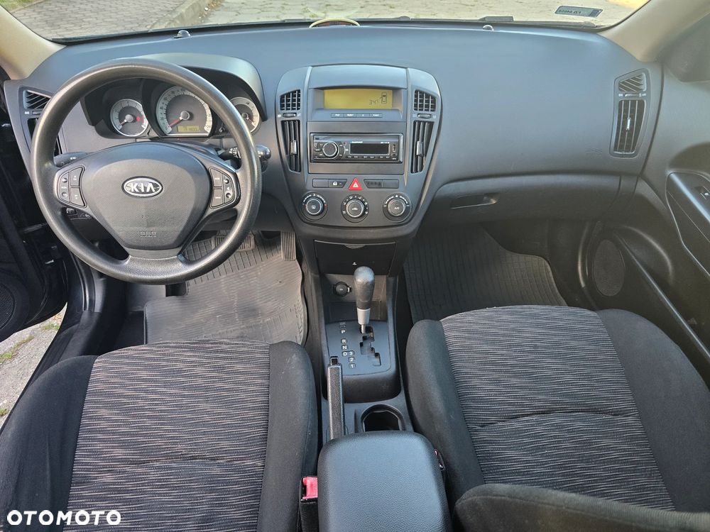 Kia Ceed - 4
