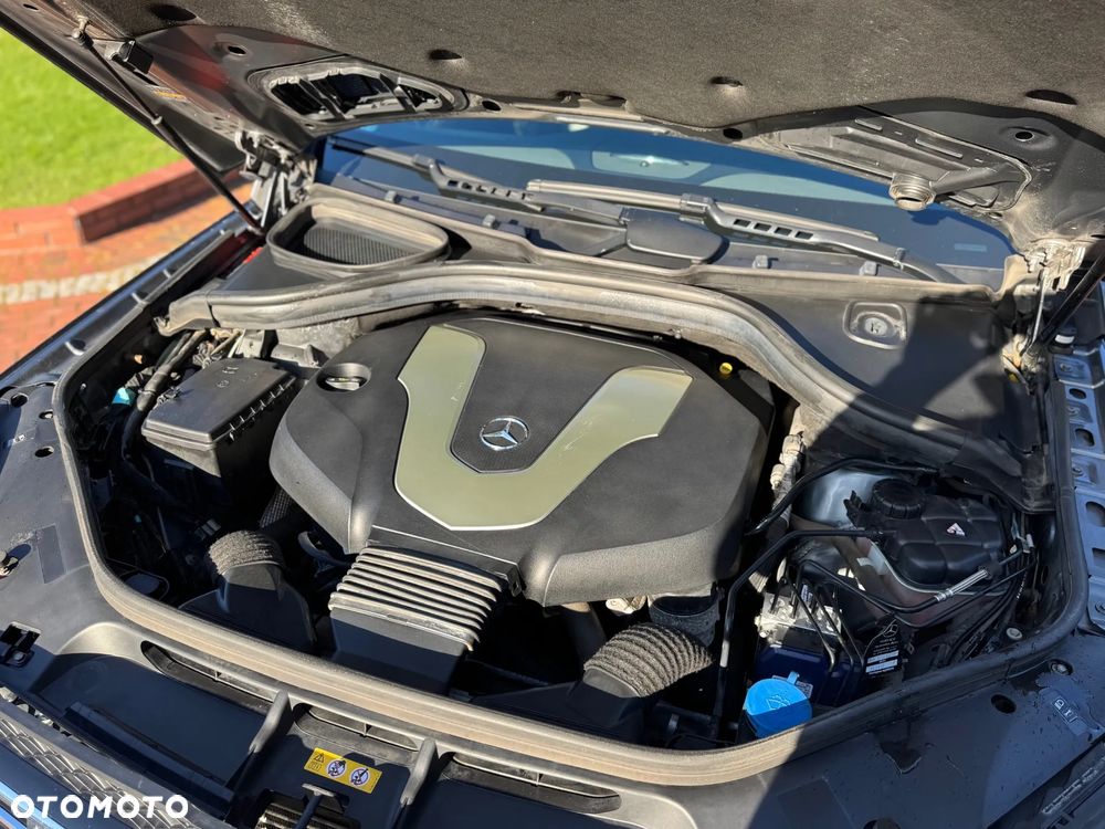 Mercedes-Benz GLS 350 d 4-Matic - 32