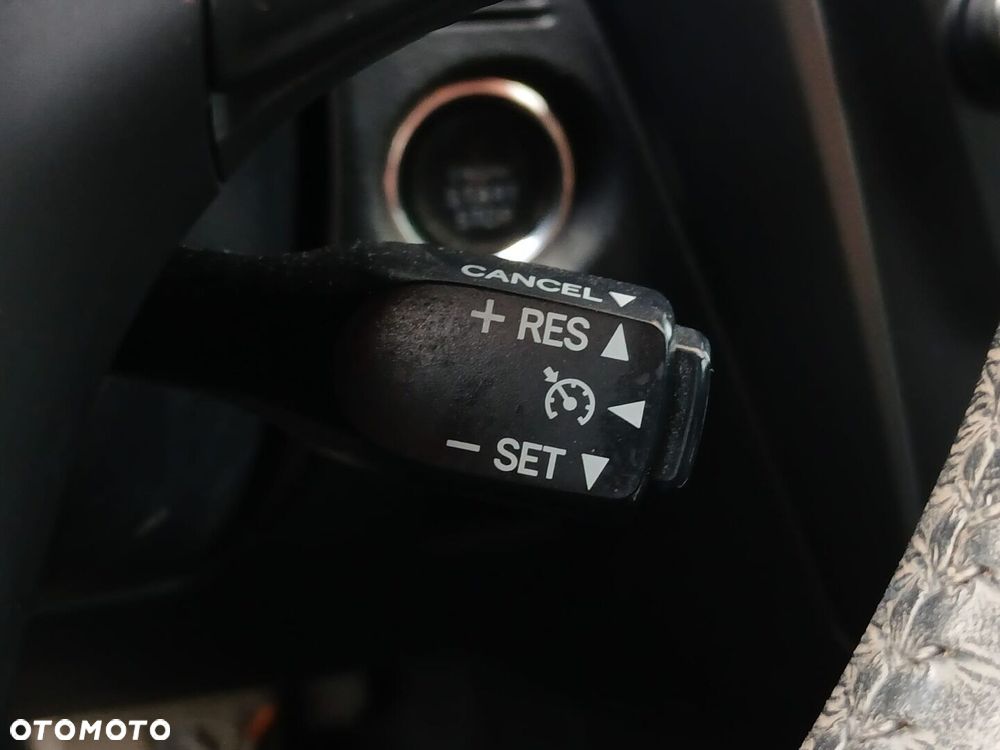 Toyota Avensis 1.8 Premium EU5 - 32