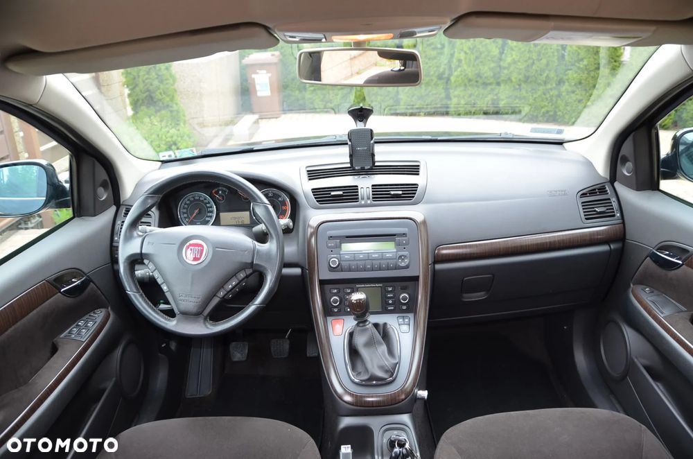 Fiat Croma 1.9 JTD Emotion - 8