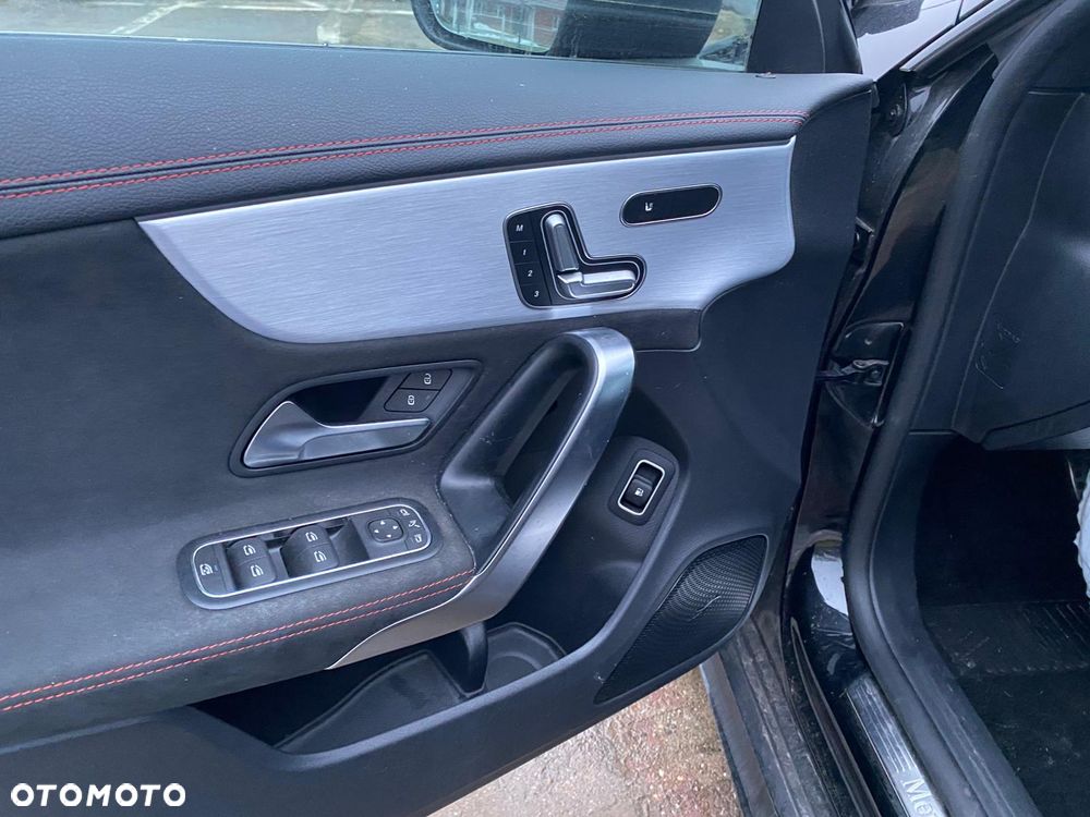 Mercedes-Benz CLA 250 e 8G-DCT AMG Line - 9