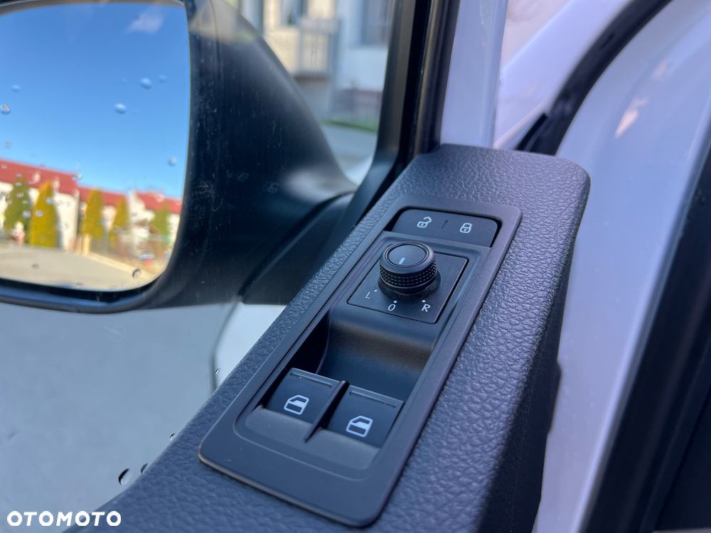 Volkswagen Transporter - 29