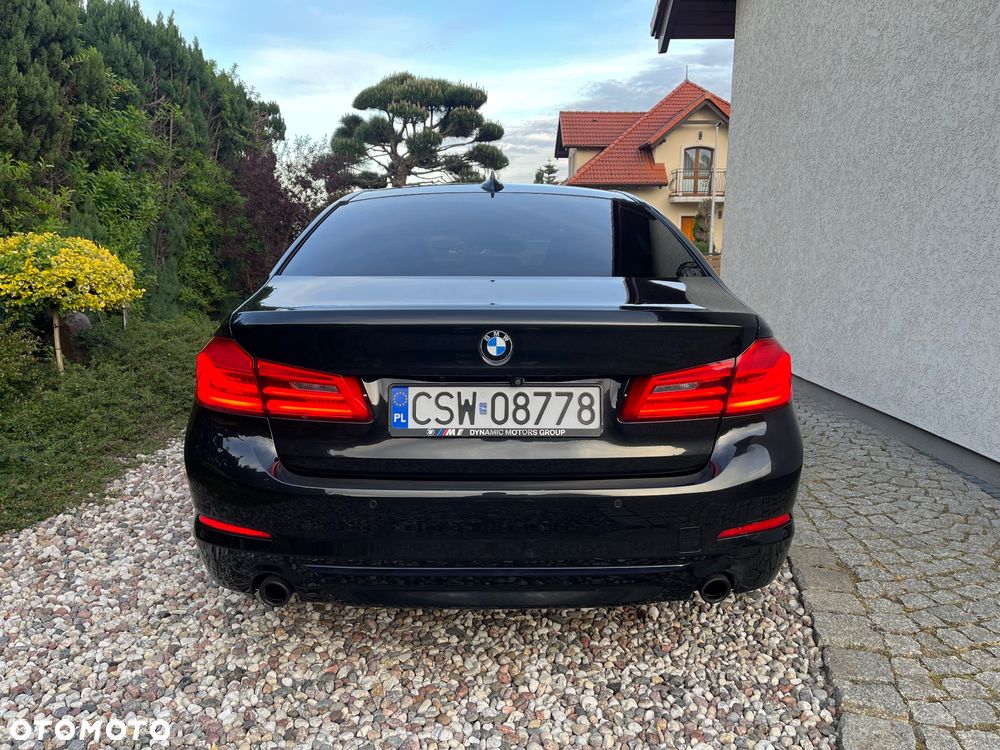 BMW Seria 5 520d xDrive Sport Line sport - 9