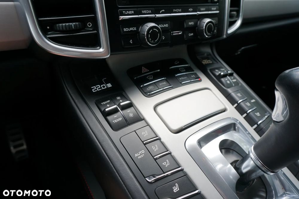 Porsche Cayenne GTS - 32