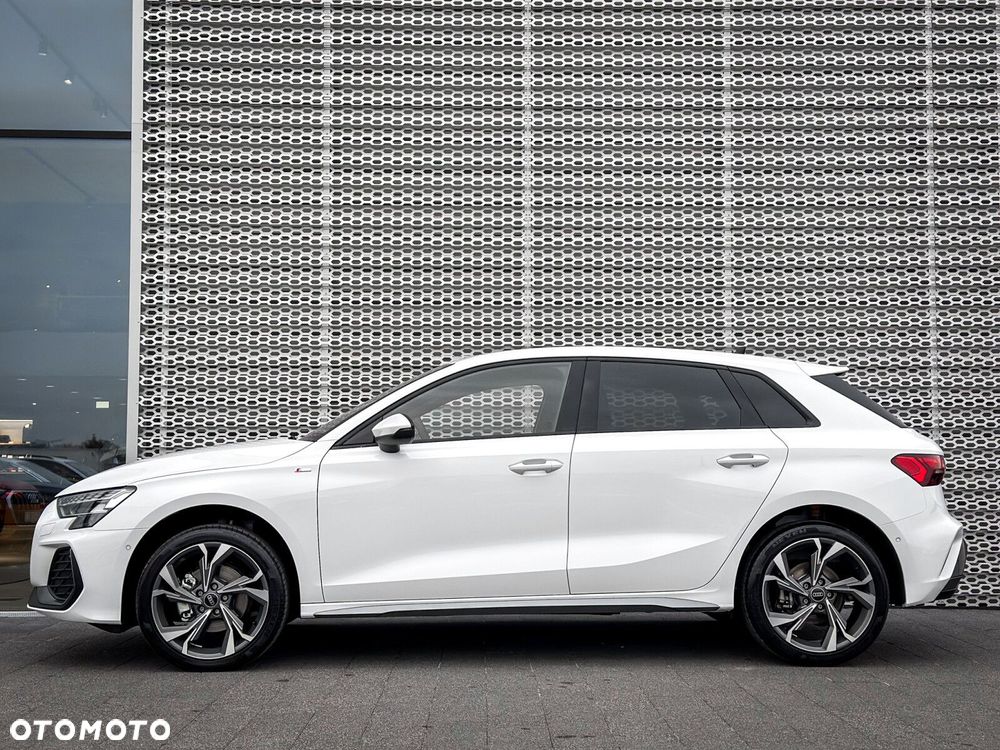 Audi A3 Sportback - 3