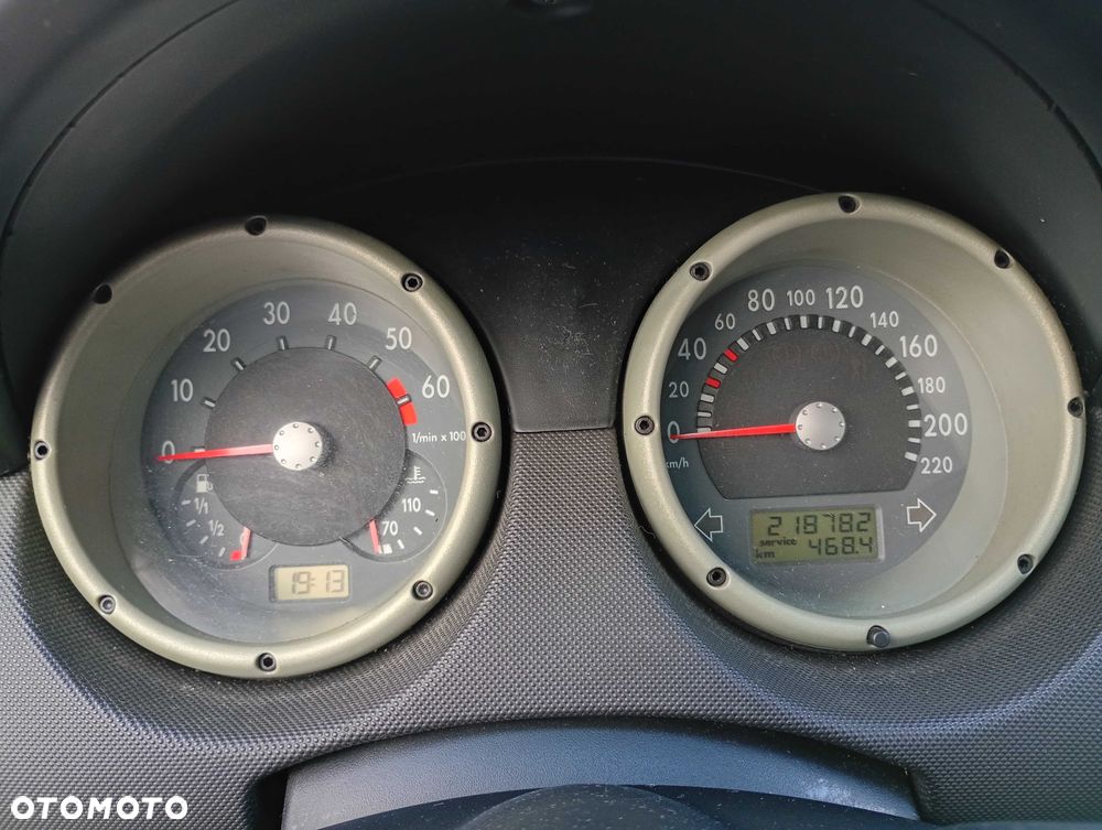 Volkswagen Polo - 8