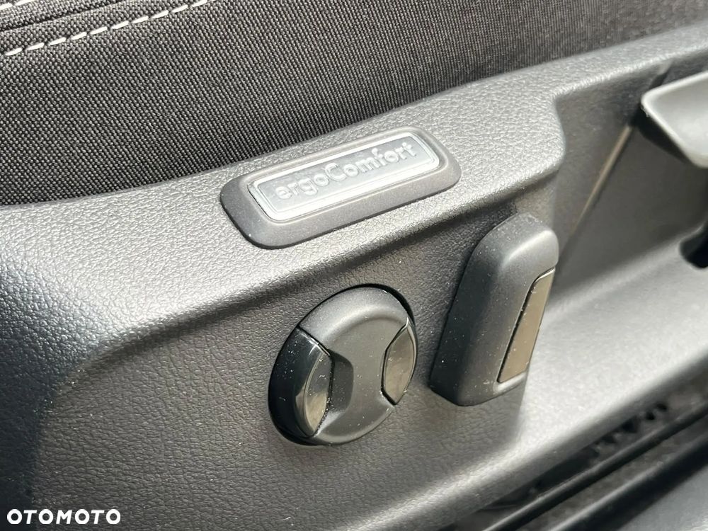 Volkswagen Passat 1.5 TSI EVO Business DSG - 11