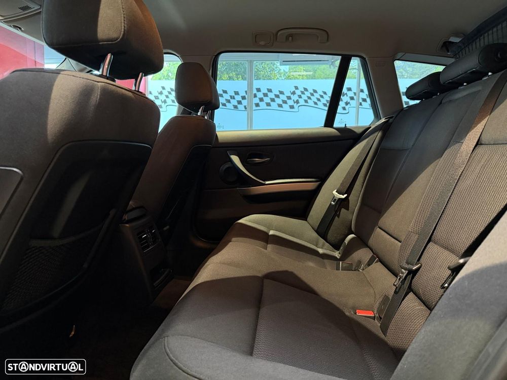 BMW 320 d EfficientDynamics Navigation - 15