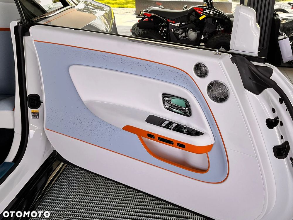 Rolls-Royce Spectre - 27