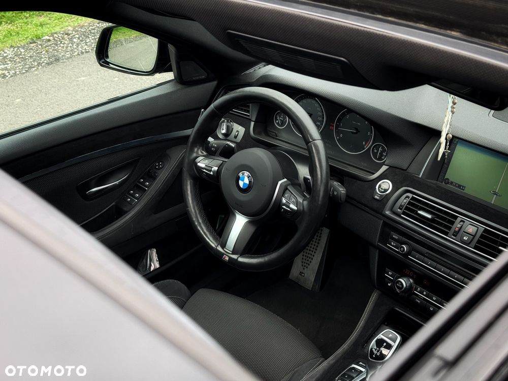 BMW Seria 5 530d xDrive Sport-Aut - 13