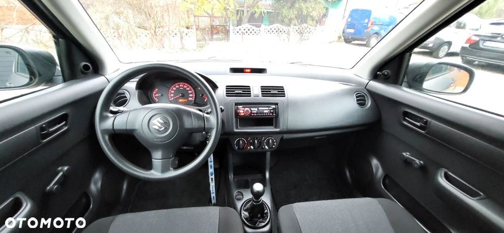 Suzuki Swift 1.3 Club - 13