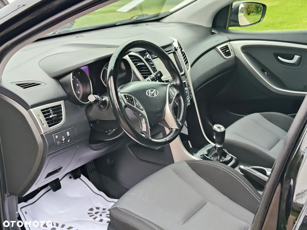 Hyundai i30 i30cw 1.6 CRDi Fifa World Cup Edition - 19