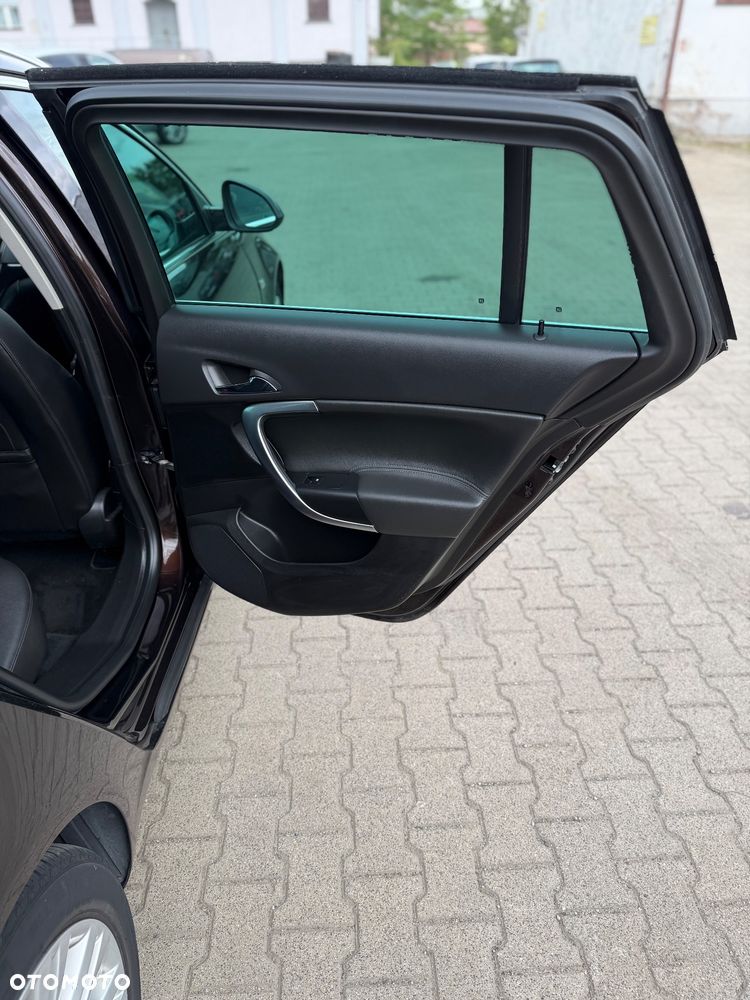 Opel Insignia - 12
