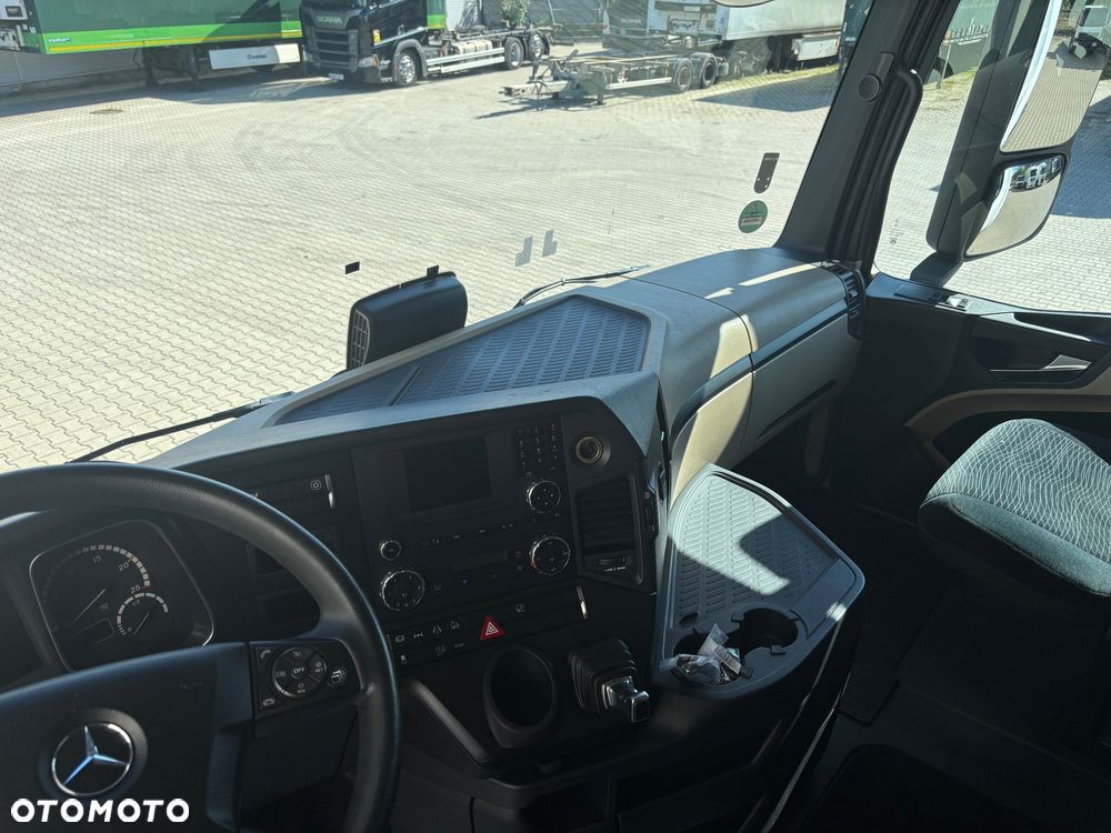 Mercedes-Benz Actros - 6