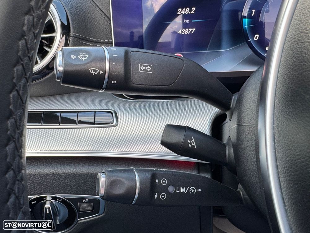Mercedes-Benz E 220 d AMG Line - 32