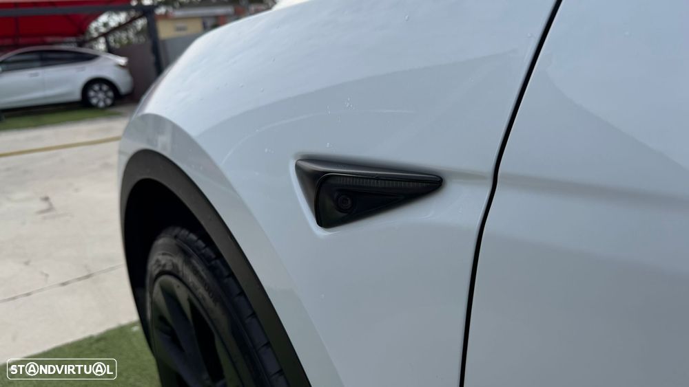 Tesla Model Y Long Range Tração Integral - 18