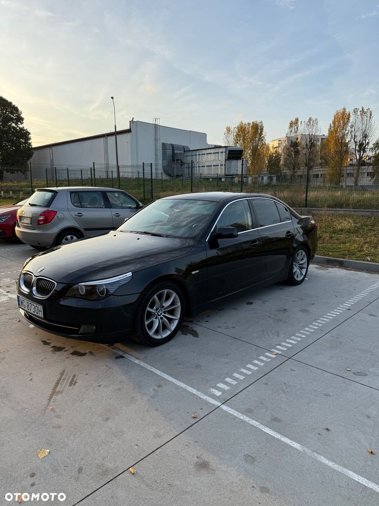 BMW 5 Series 2009 photo 2