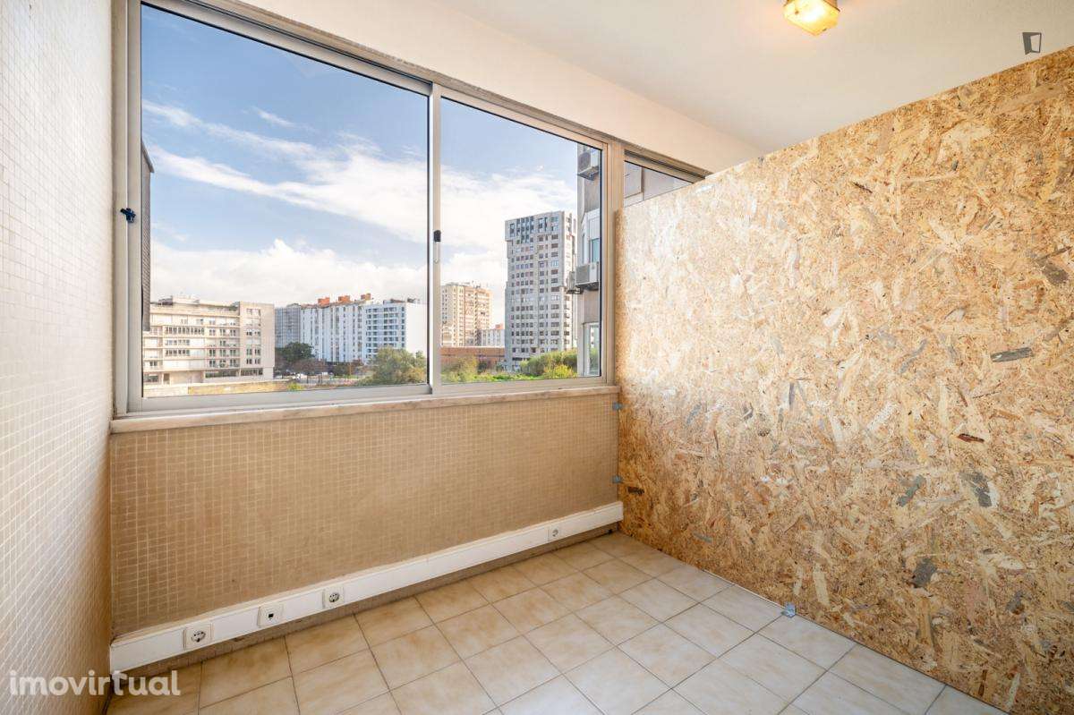 Quarto - localizado em Roma-Areeiro Lisbon - Grande imagem: 4/10