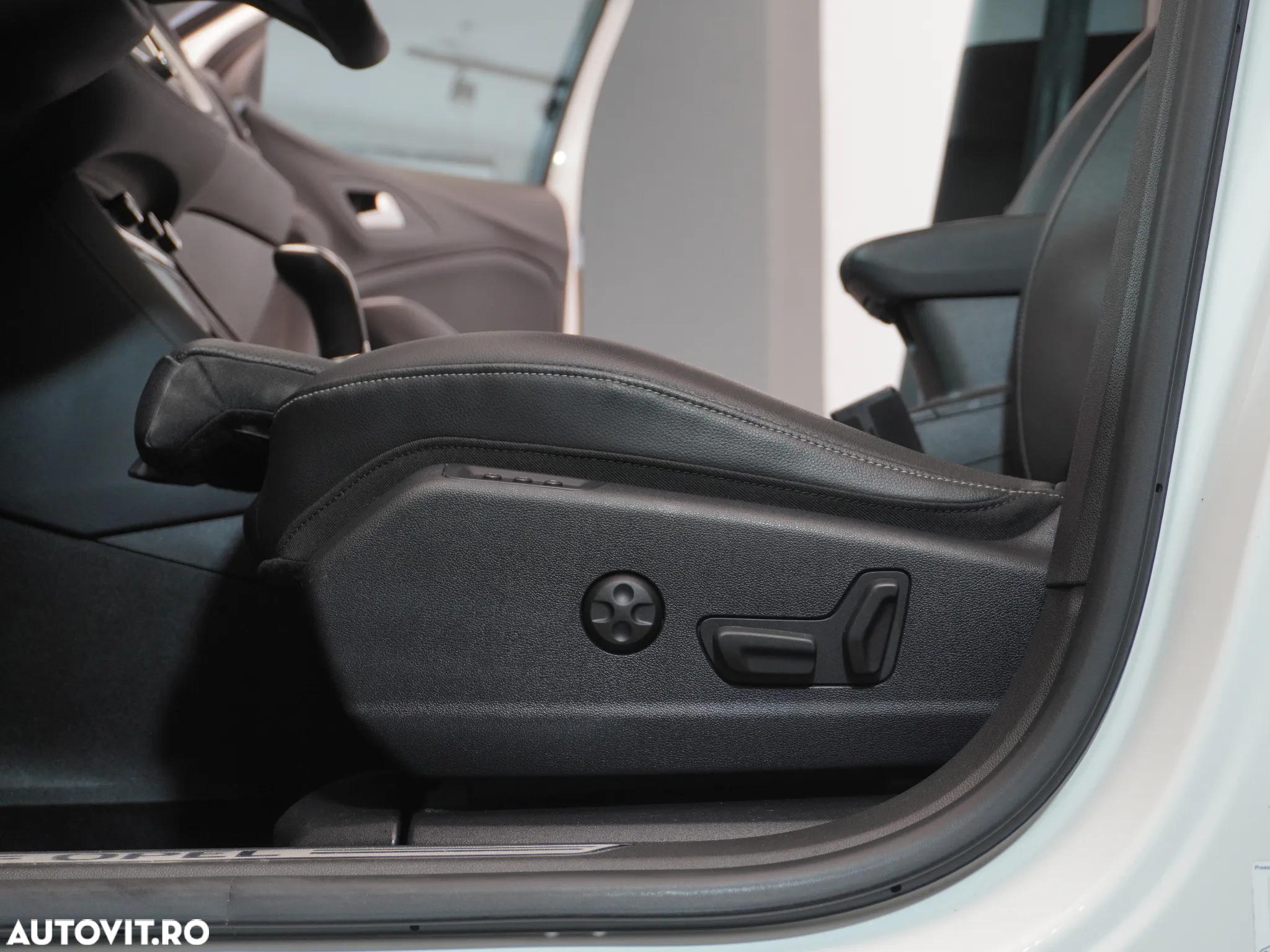Opel Grandland X 2.0 START/STOP Aut. Ultimate - 26