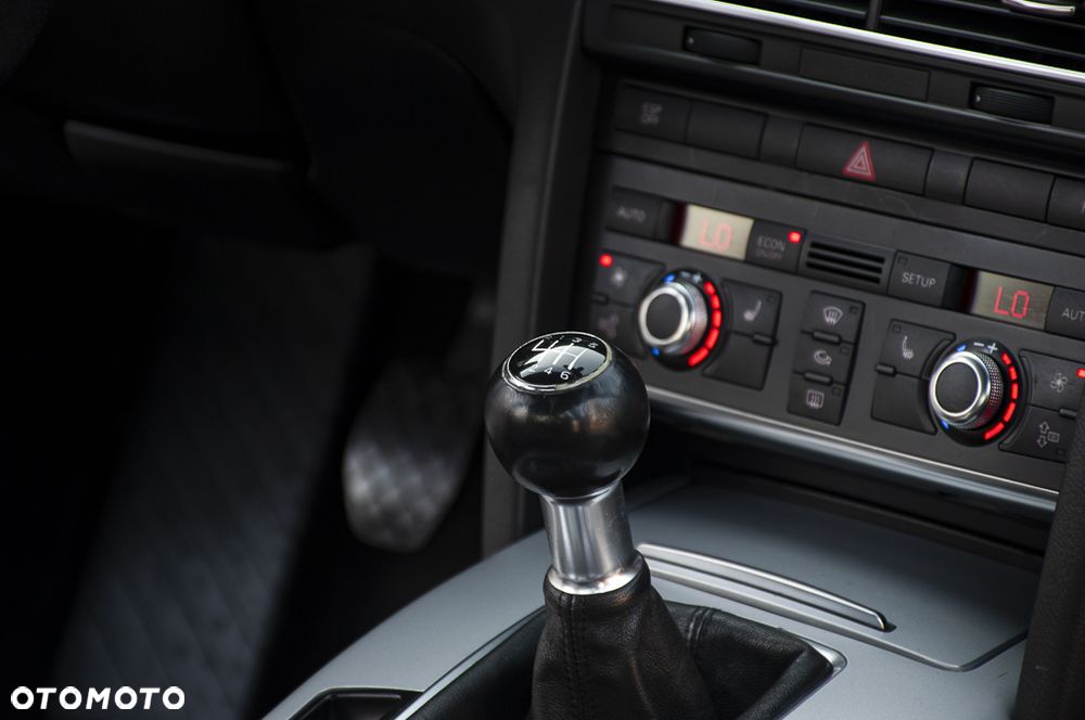 Audi A6 Limousine 2.4 - 24