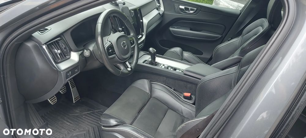 Volvo XC 60 D4 AWD RDesign - 11