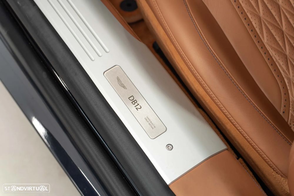 Aston Martin DB12 Volante V8 Auto - 8