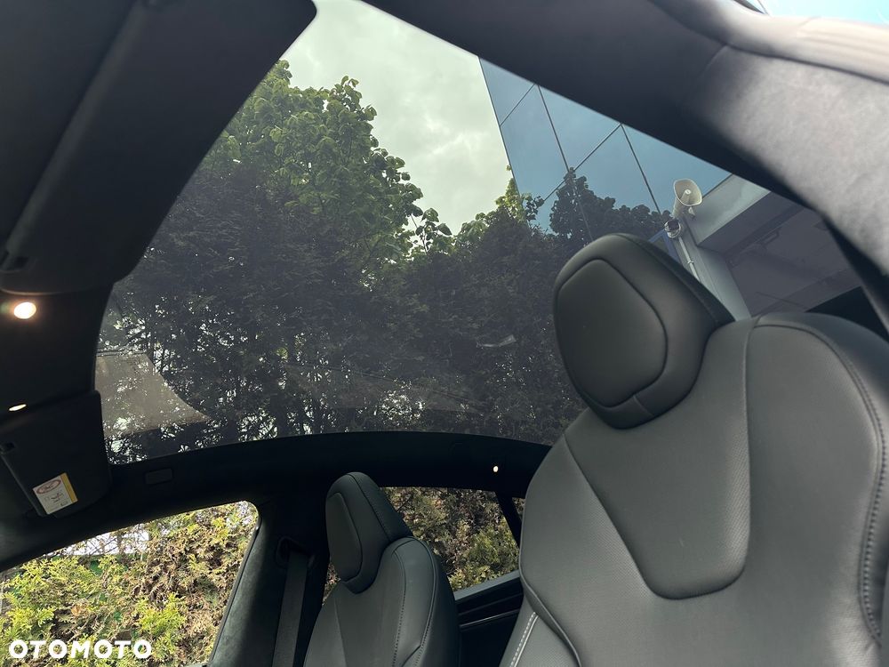 Tesla Model S Plaid - 21