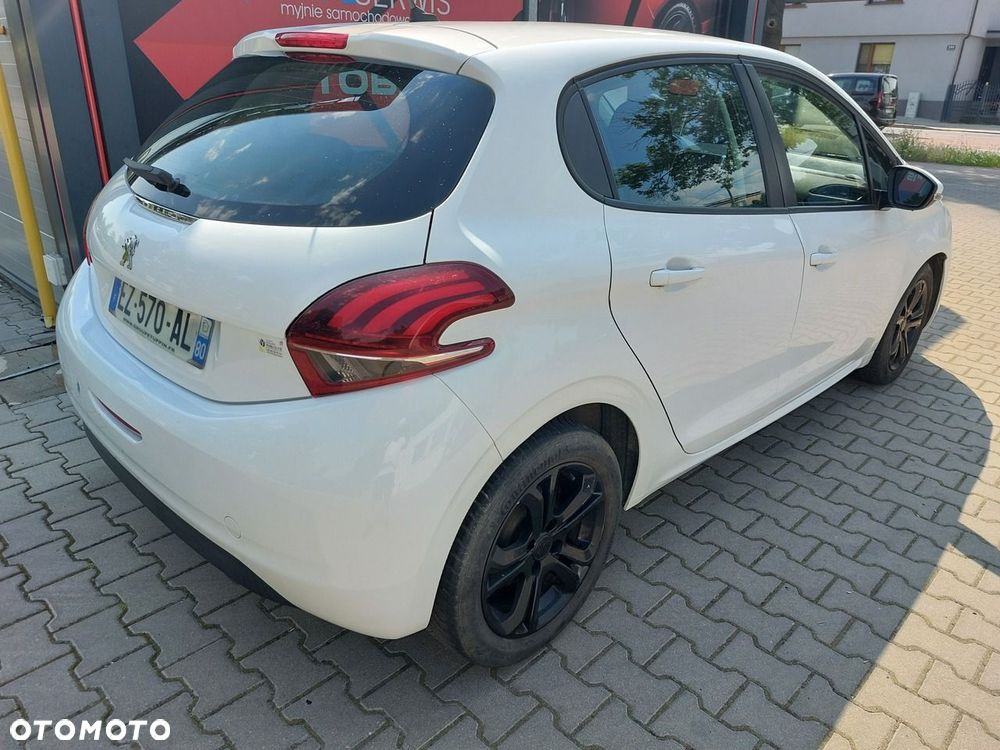 Peugeot 208 - 7