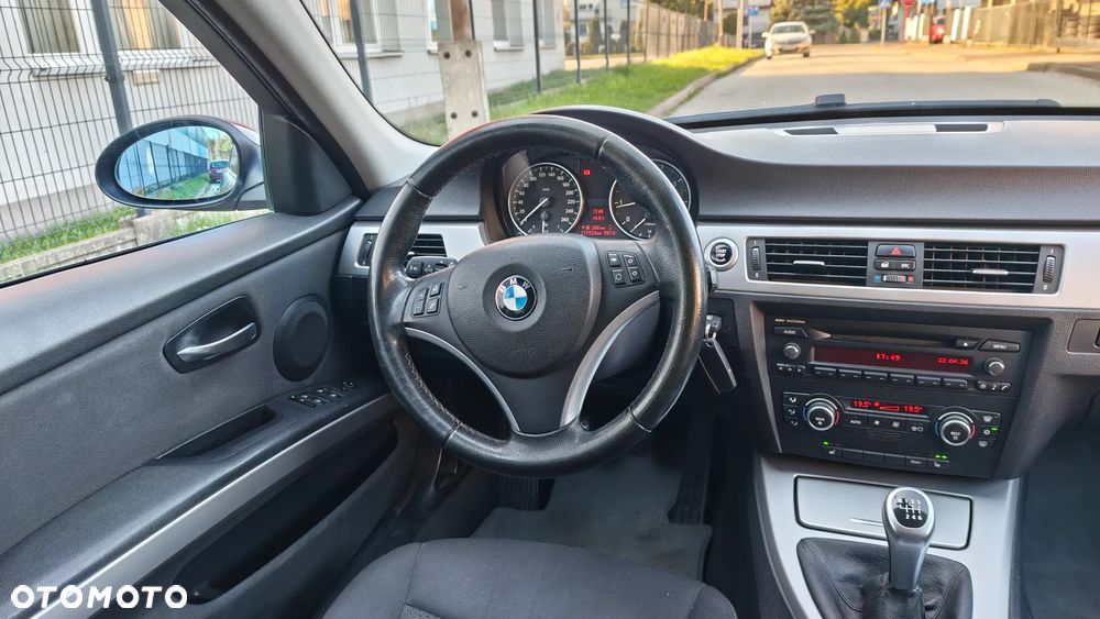 BMW Seria 3 - 23