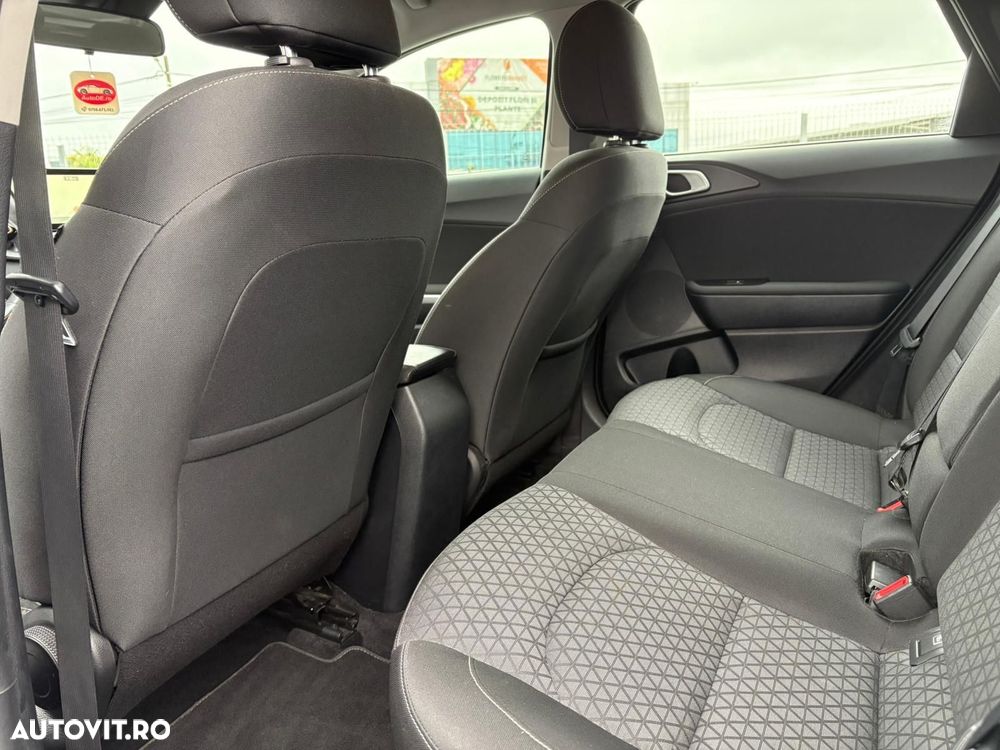 Kia Ceed - 24