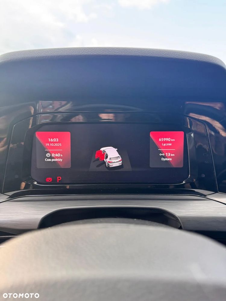 Volkswagen Golf - 10