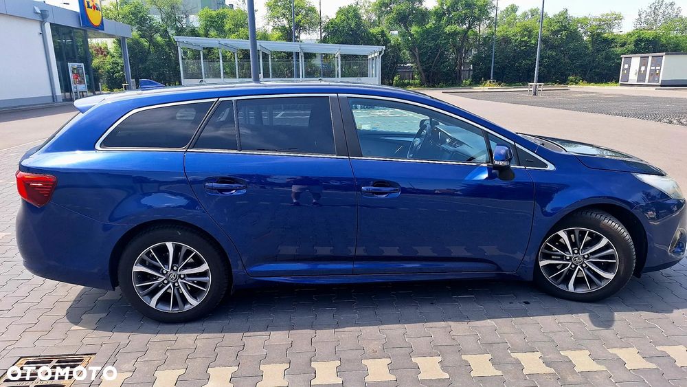 Toyota Avensis 2.0 D-4D Premium - 14