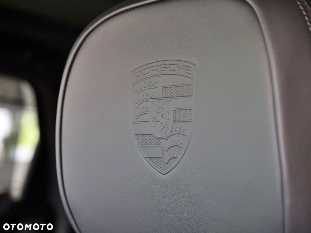 Porsche Cayenne - 26