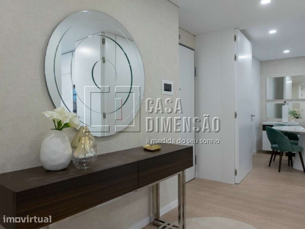 Apartamento de tipologia T4 próximo da Quinta Grande, Garagem e Arr... - Grande imagem: 2/60