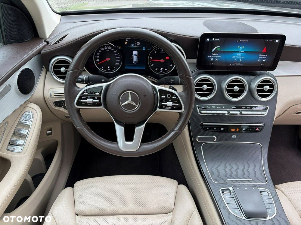 Mercedes-Benz GLC - 21