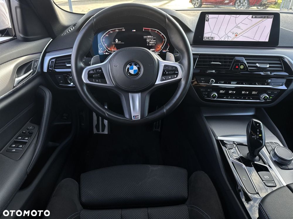 BMW Seria 5 520d xDrive - 7