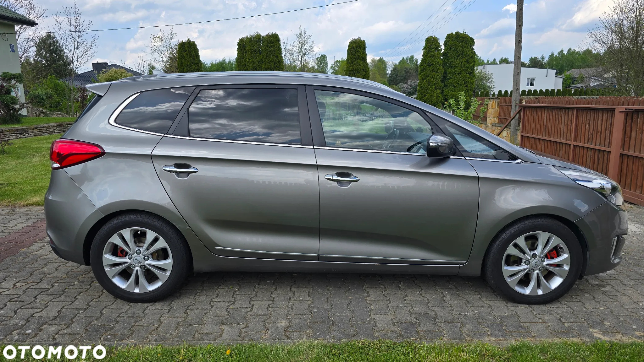 Kia Carens 1.7 CRDi L 7os - 6