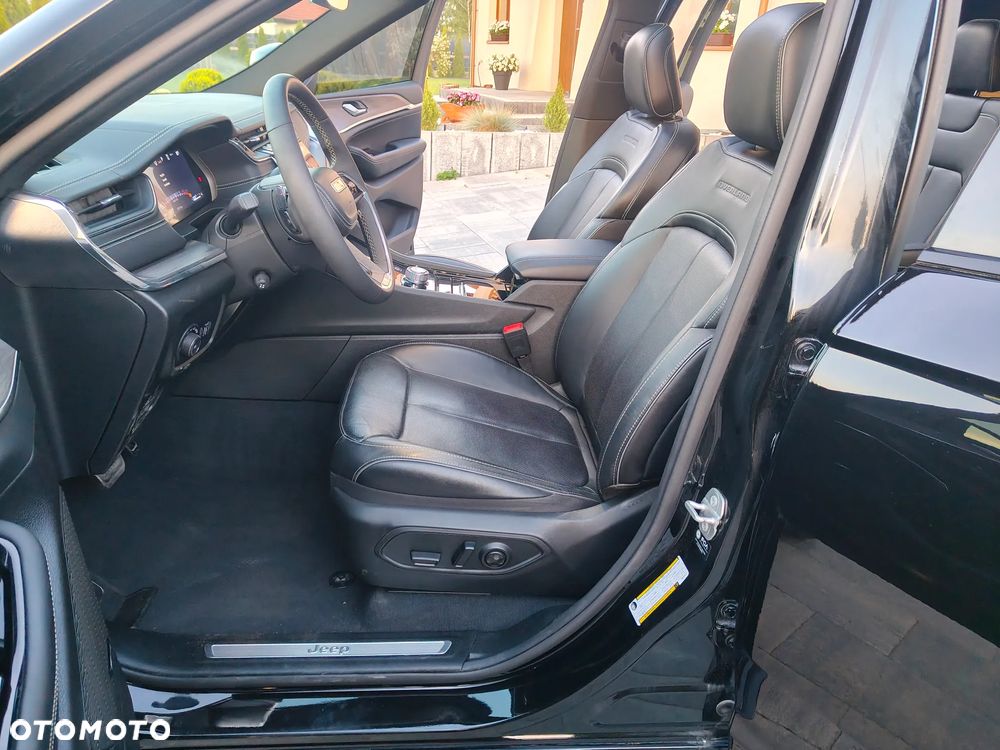 Jeep Grand Cherokee - 20