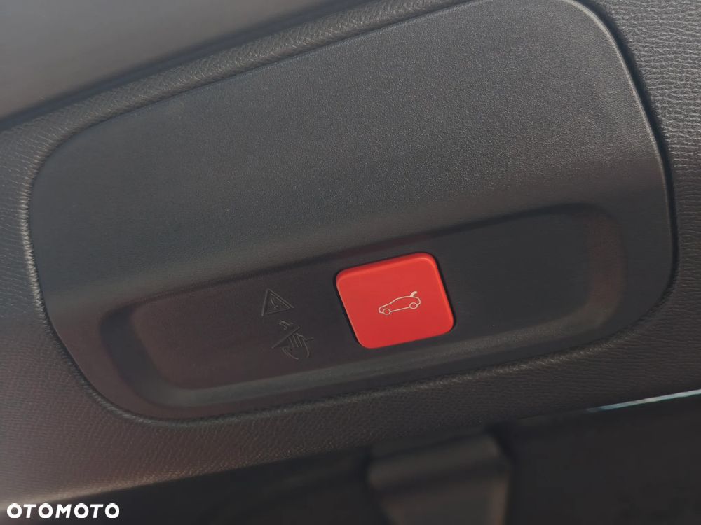 Peugeot 408 1.6 Plug-In Hybrid 225 GT E-DCS7 - 18